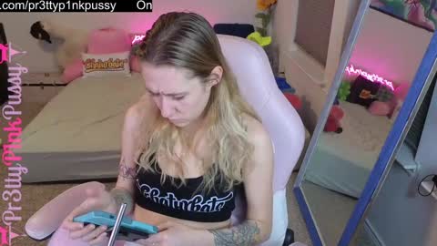 Snapshot of pr3ttyp1nkpussy chatting on 01/23/25, 02:33 Evangeline Eva Darling online show from 01/23/25, 02:33