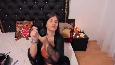 Ailyn online show from 11/13/25, 05:39