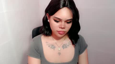 Snapshot of preciousangel69xxx chatting on 01/09/25, 12:57 MAXXINE online show from 01/09/25, 12:57