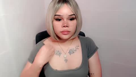 Snapshot of preciousangel69xxx chatting on 01/18/25, 10:17 MAXXINE online show from 01/18/25, 10:17