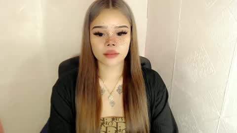 Snapshot of preciousangel69xxx chatting on 02/17/25, 11:02 MAXXINE online show from 02/17/25, 11:02