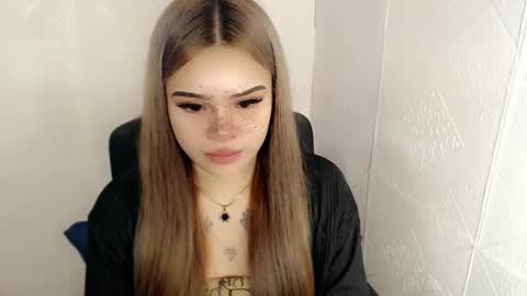 Snapshot of preciousangel69xxx chatting on 02/24/25, 08:49 MAXXINE online show from 02/24/25, 08:49