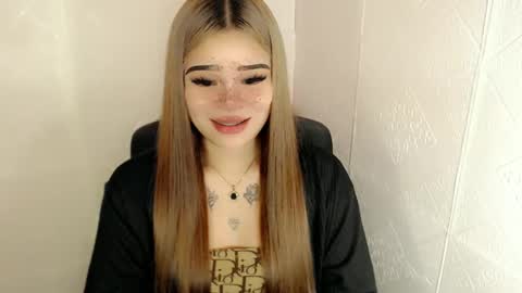 Snapshot of preciousangel69xxx chatting on 03/05/25, 09:59 MAXXINE online show from 03/05/25, 09:59