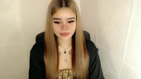 Snapshot of preciousangel69xxx chatting on 03/07/25, 09:17 MAXXINE online show from 03/07/25, 09:17