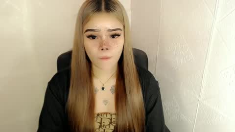 Snapshot of preciousangel69xxx chatting on 03/09/25, 04:27 MAXXINE online show from 03/09/25, 04:27