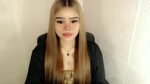 Snapshot of preciousangel69xxx chatting on 03/12/25, 12:53 MAXXINE online show from 03/12/25, 12:53