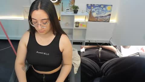 Snapshot of press_anykey chatting on 10/09/25, 12:03 Camila  online show from 10/09/25, 12:03