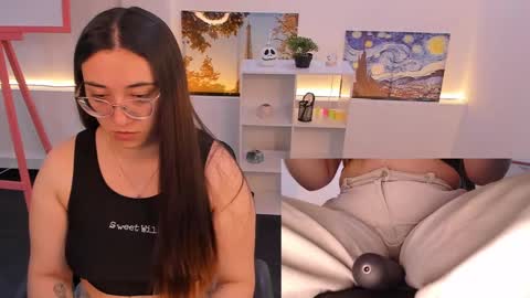 Snapshot of press_anykey chatting on 10/16/25, 01:01 Camila  online show from 10/16/25, 01:01