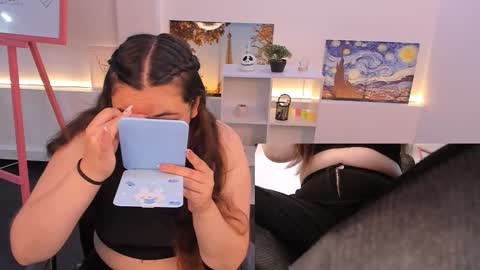 Snapshot of press_anykey chatting on 10/21/25, 12:06 Camila  online show from 10/21/25, 12:06