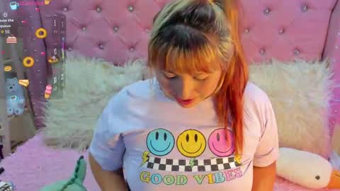 Snapshot of pretti__violet_ chatting on 09/23/25, 03:09 Pretti Violet online show from 09/23/25, 03:09