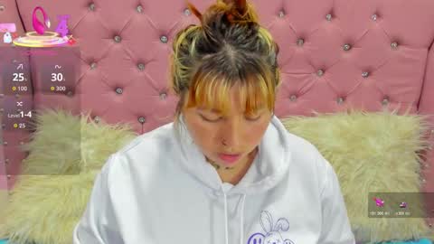 Snapshot of pretti__violet_ chatting on 10/28/25, 02:37 Pretti Violet online show from 10/28/25, 02:37