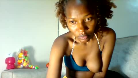 prettie_petitee online show from 07/14/26, 03:33