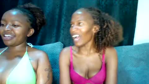 prettie_petitee online show from 07/16/26, 02:56