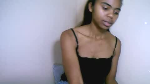 prettiethalia online show from 11/01/25, 12:34