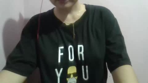 Snapshot of pretty_aimee chatting on 11/01/25, 12:40 pretty_aimee online show from 11/01/25, 12:40