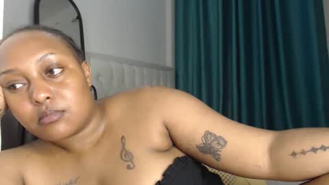 Snapshot of pretty_annah chatting on 05/25/26, 11:44 Annah online show from 05/25/26, 11:44