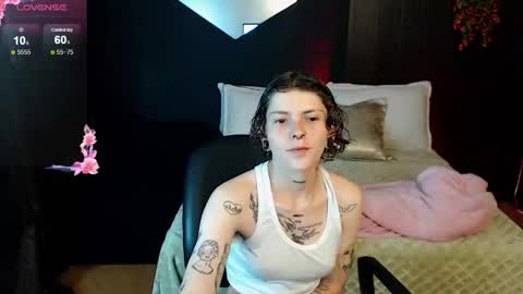 Snapshot of pretty_cristal22 chatting on 02/05/26, 11:59 pretty_cristal22 online show from 02/05/26, 11:59
