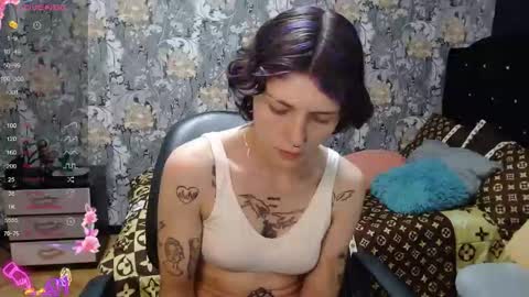 Snapshot of pretty_cristal22 chatting on 04/19/26, 09:50 pretty_cristal22 online show from 04/19/26, 09:50