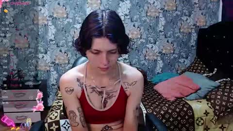 Snapshot of pretty_cristal22 chatting on 04/26/26, 03:32 pretty_cristal22 online show from 04/26/26, 03:32