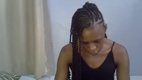 pretty_daniella online show from 12/28/24, 08:37