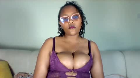 pretty_dee1 online show from 07/28/26, 06:20