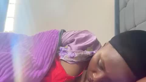 independent model online show from 09/23/25, 04:59