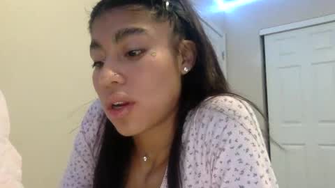 pretty_girl828687 online show from 01/14/26, 04:34