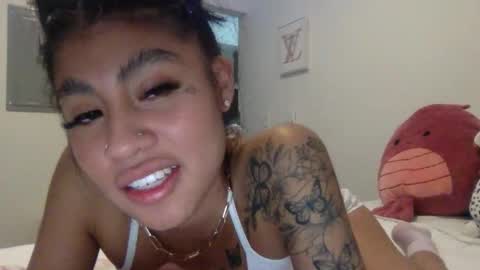 pretty_girl828687 online show from 02/21/26, 10:44