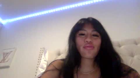 pretty_girl828687 online show from 05/27/26, 01:57