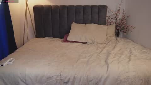 pretty_goddess online show from 07/27/26, 08:16