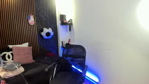 pretty_honey22 online show from 06/14/26, 03:08