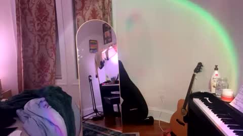 Sophie  online show from 12/16/24, 08:20