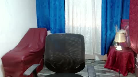 pretty_lady_kitty online show from 12/12/24, 12:38