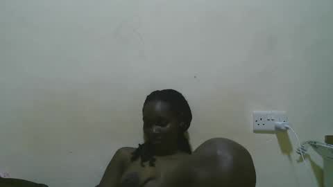 Snapshot of pretty_leila1 chatting on 02/16/26, 10:44 pretty_leila1 online show from 02/16/26, 10:44