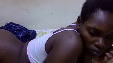 Snapshot of pretty_leila1 chatting on 04/09/26, 02:33 pretty_leila1 online show from 04/09/26, 02:33
