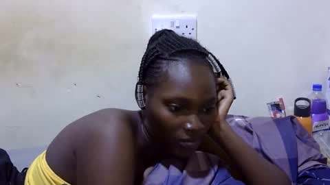 Snapshot of pretty_leila1 chatting on 04/22/26, 08:39 pretty_leila1 online show from 04/22/26, 08:39
