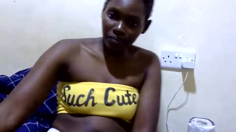 Snapshot of pretty_leila1 chatting on 05/20/26, 07:03 pretty_leila1 online show from 05/20/26, 07:03