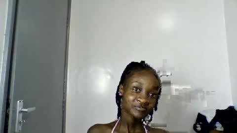 Snapshot of pretty_luv1 chatting on 06/12/26, 11:42 pretty luv1 online show from 06/12/26, 11:42