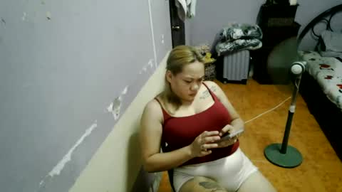 pretty_lyn08 online show from 07/23/26, 08:45