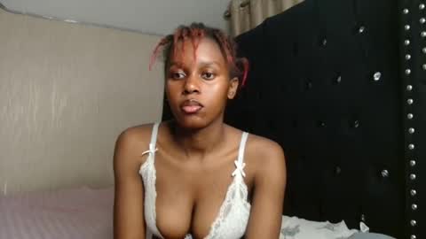 Snapshot of pretty_nyra chatting on 05/11/26, 04:26 Nyra online show from 05/11/26, 04:26