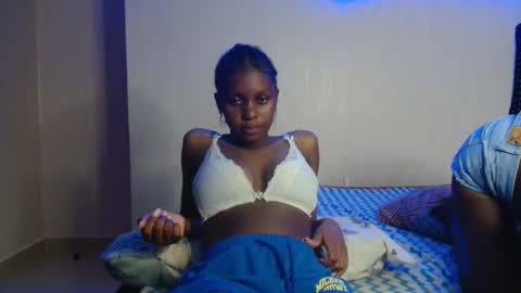 Snapshot of pretty_nyra chatting on 05/22/26, 08:03 Nyra online show from 05/22/26, 08:03