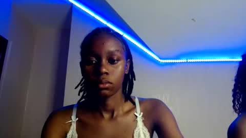 Snapshot of pretty_nyra chatting on 05/25/26, 07:31 Nyra online show from 05/25/26, 07:31