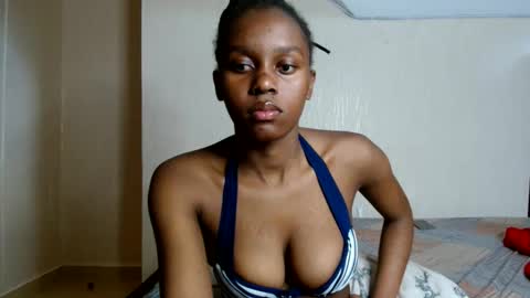 Snapshot of pretty_nyra chatting on 06/09/26, 03:01 Nyra online show from 06/09/26, 03:01