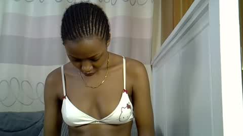 pretty_petite24 online show from 01/05/25, 01:47