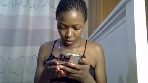 pretty_petite24 online show from 01/15/25, 12:36