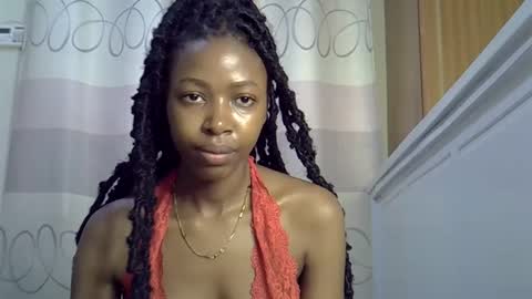 pretty_petite24 online show from 01/27/25, 07:56