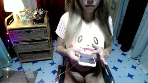 Snapshot of pretty_petite_asian143 chatting on 03/21/26, 08:23 samantha online show from 03/21/26, 08:23