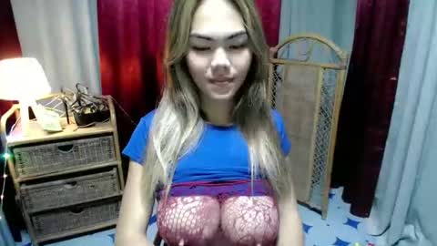 Snapshot of pretty_petite_asian143 chatting on 04/09/26, 02:22 samantha online show from 04/09/26, 02:22