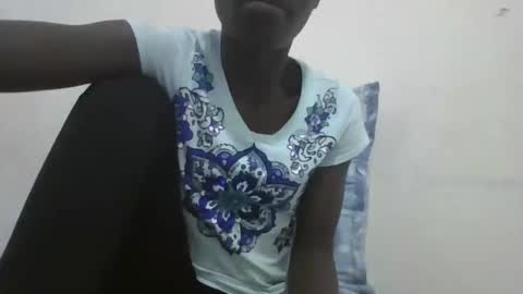 Snapshot of pretty_petite_ebony chatting on 12/06/24, 11:25 pretty_petite_ebony online show from 12/06/24, 11:25