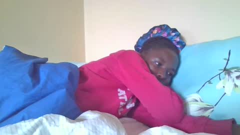 Snapshot of pretty_petite_ebony chatting on 12/23/24, 07:38 pretty_petite_ebony online show from 12/23/24, 07:38